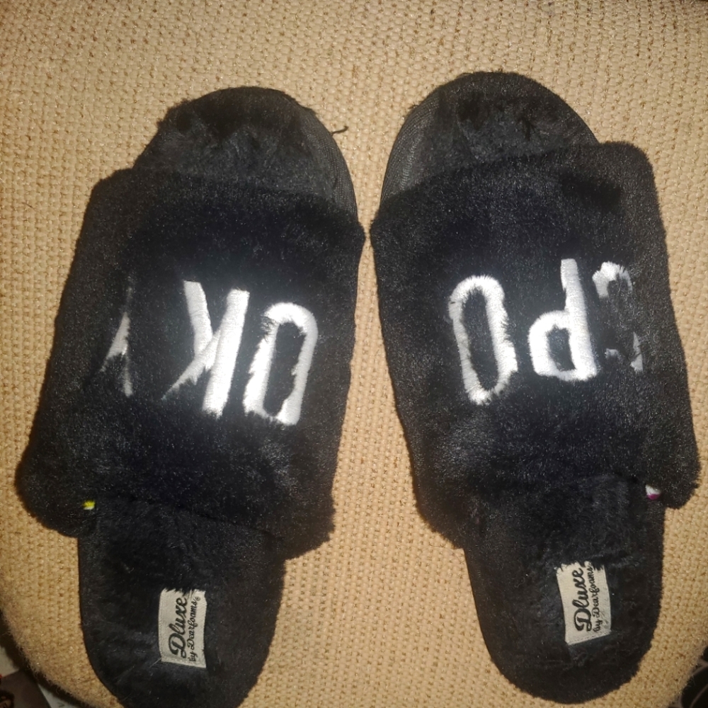 Dear Foam Spooky Slippers